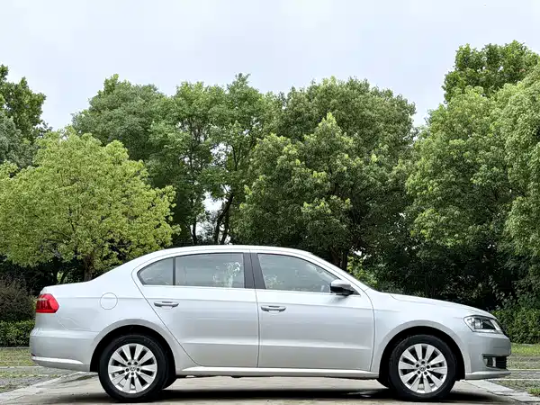 Volkswagen Lavida 2015