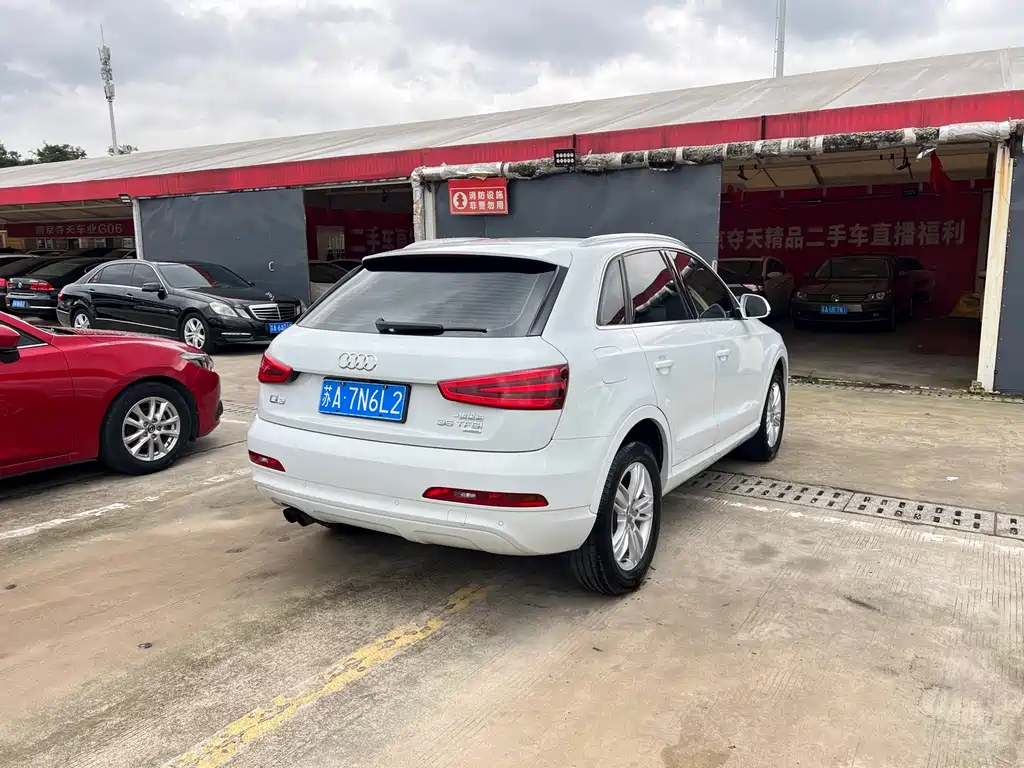 Audi Q3 2015 — фото 20