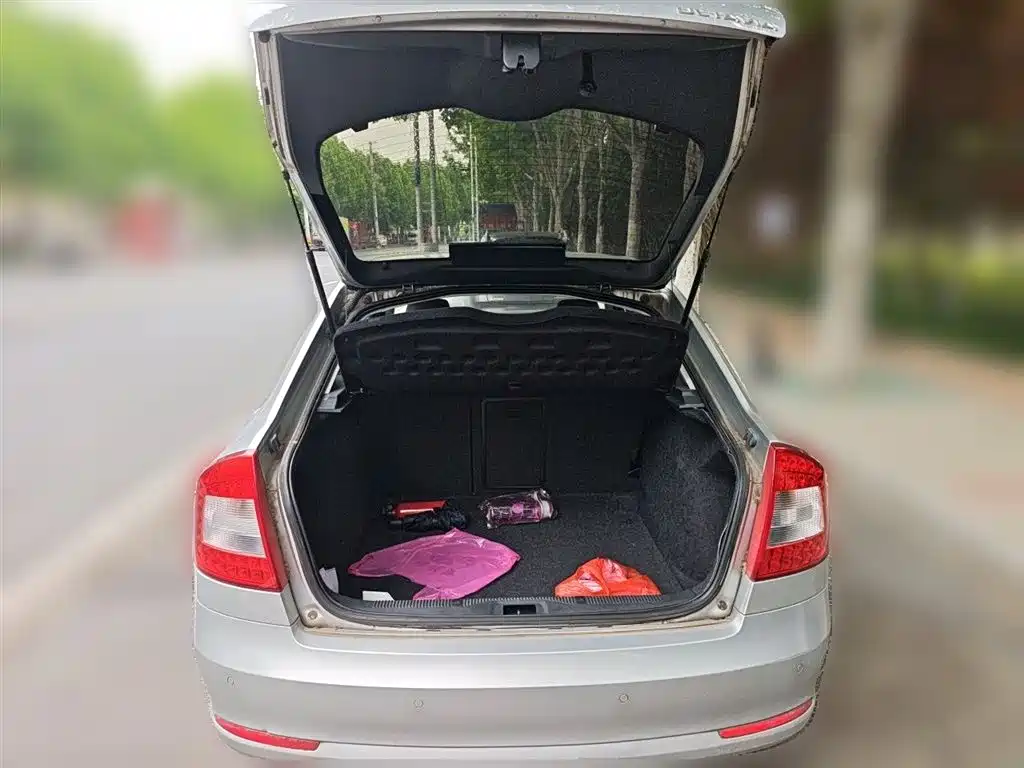 Skoda Octavia 2014 — фото 10