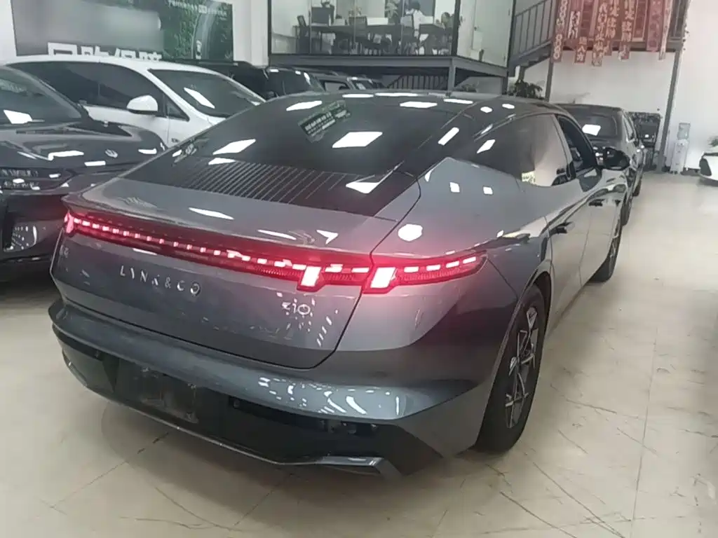 Lynk & Co Z10 2025