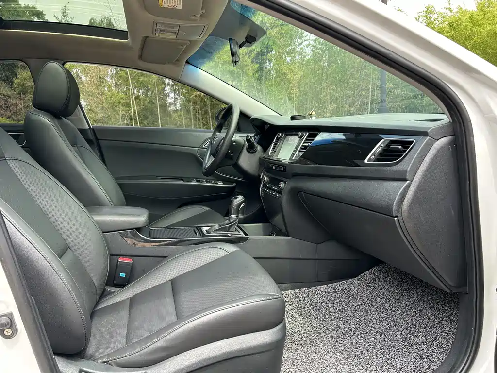 Hyundai Mistra 2014 — фото 11