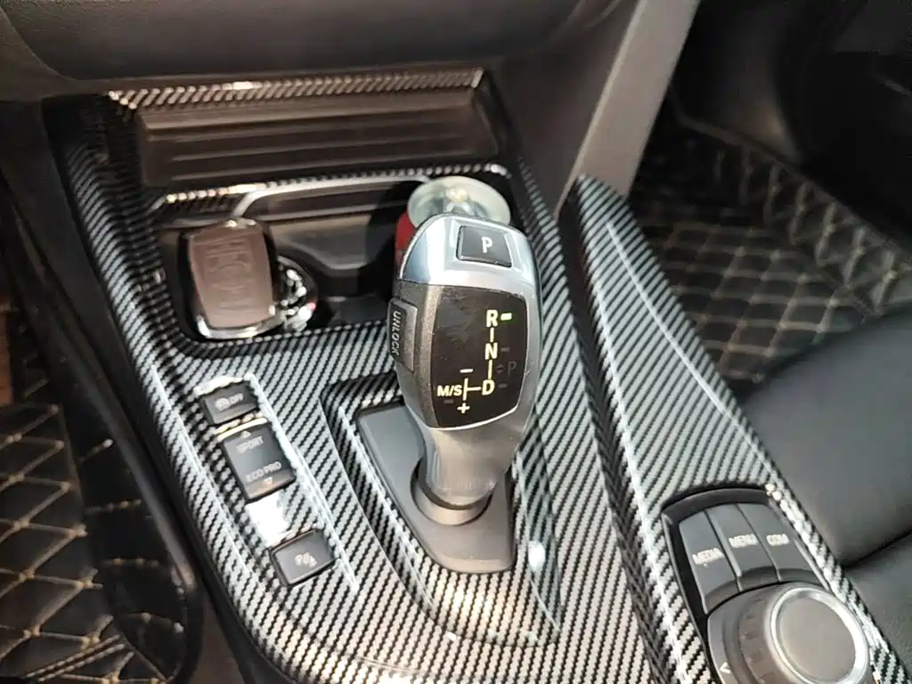 BMW 3 Series GT 2018 — фото 14