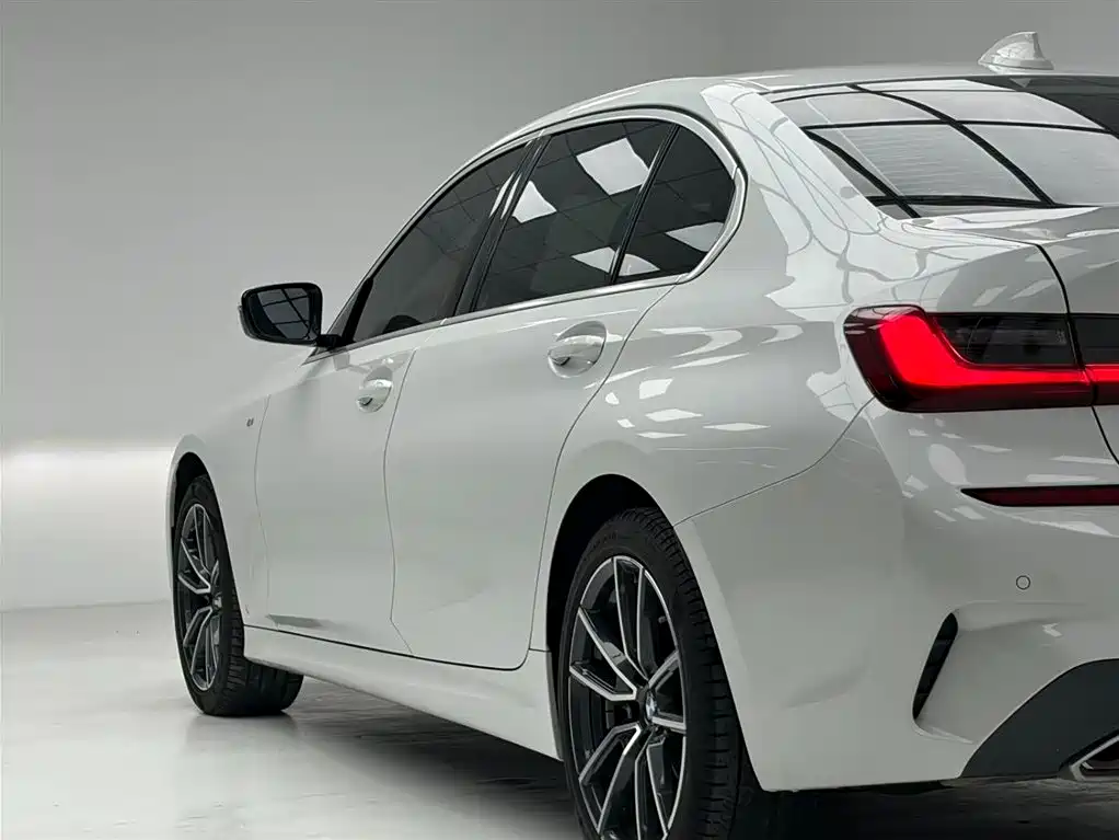 BMW 3 Series 2022 — фото 10