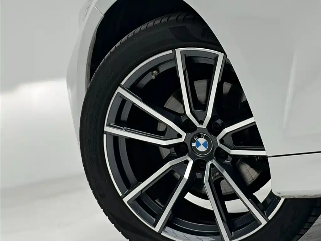 BMW 3 Series 2022 — фото 9