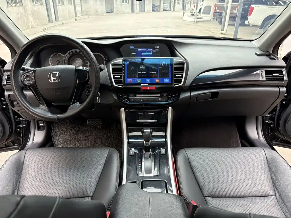Honda Accord 2017 — фото 6