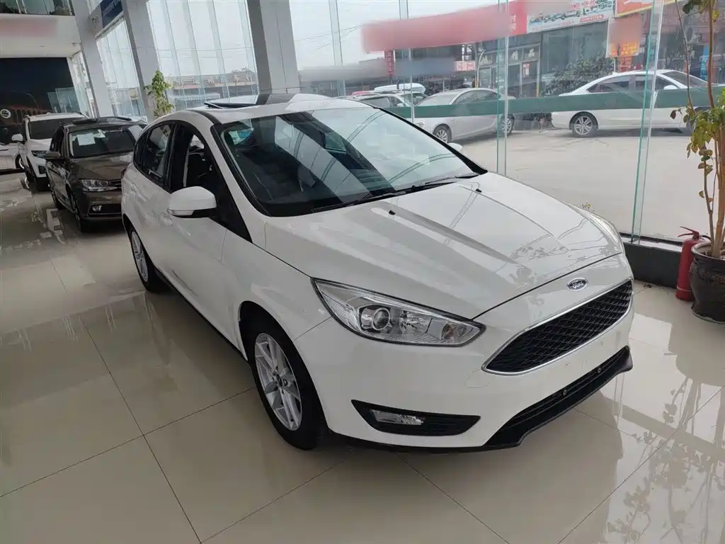 Ford Focus 2018 — фото 4