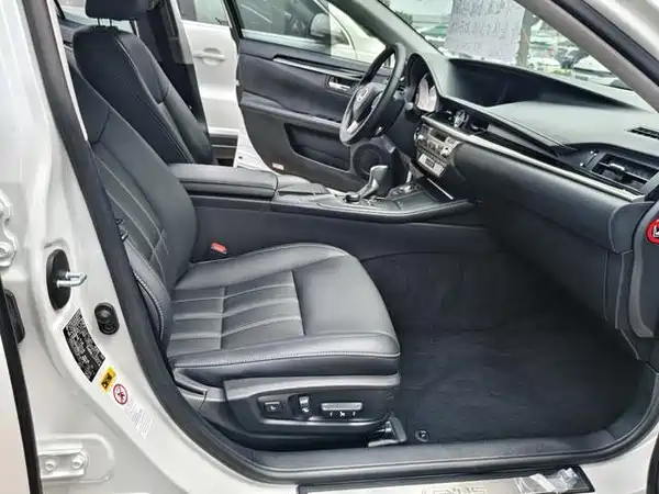 Lexus ES 2015