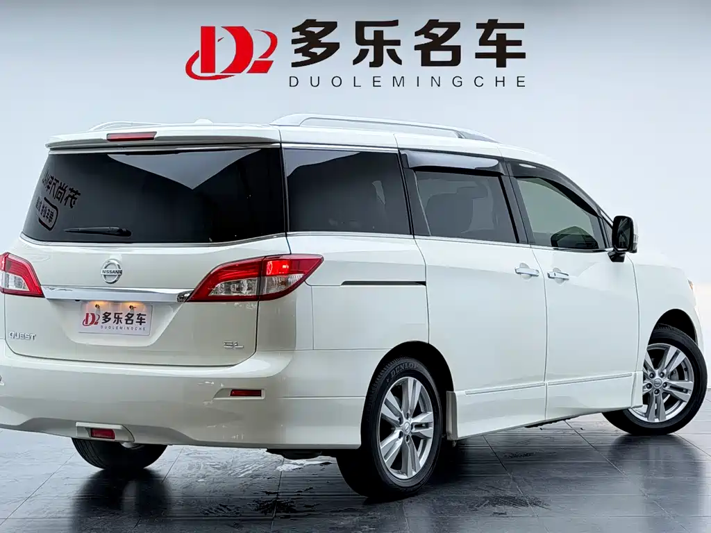Nissan Quest 2017 — фото 4