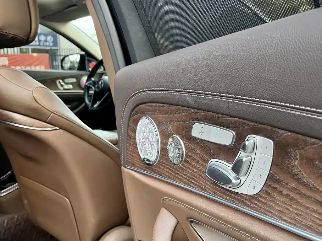 Mercedes-Benz E-Class 2022 — фото 15