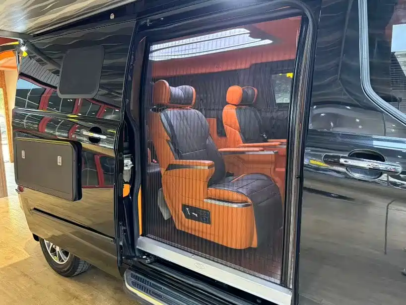Ford Transit 2023 — фото 16