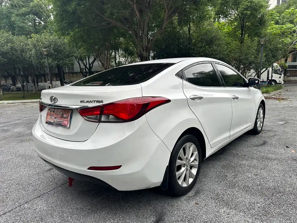 Hyundai Elantra 2017
