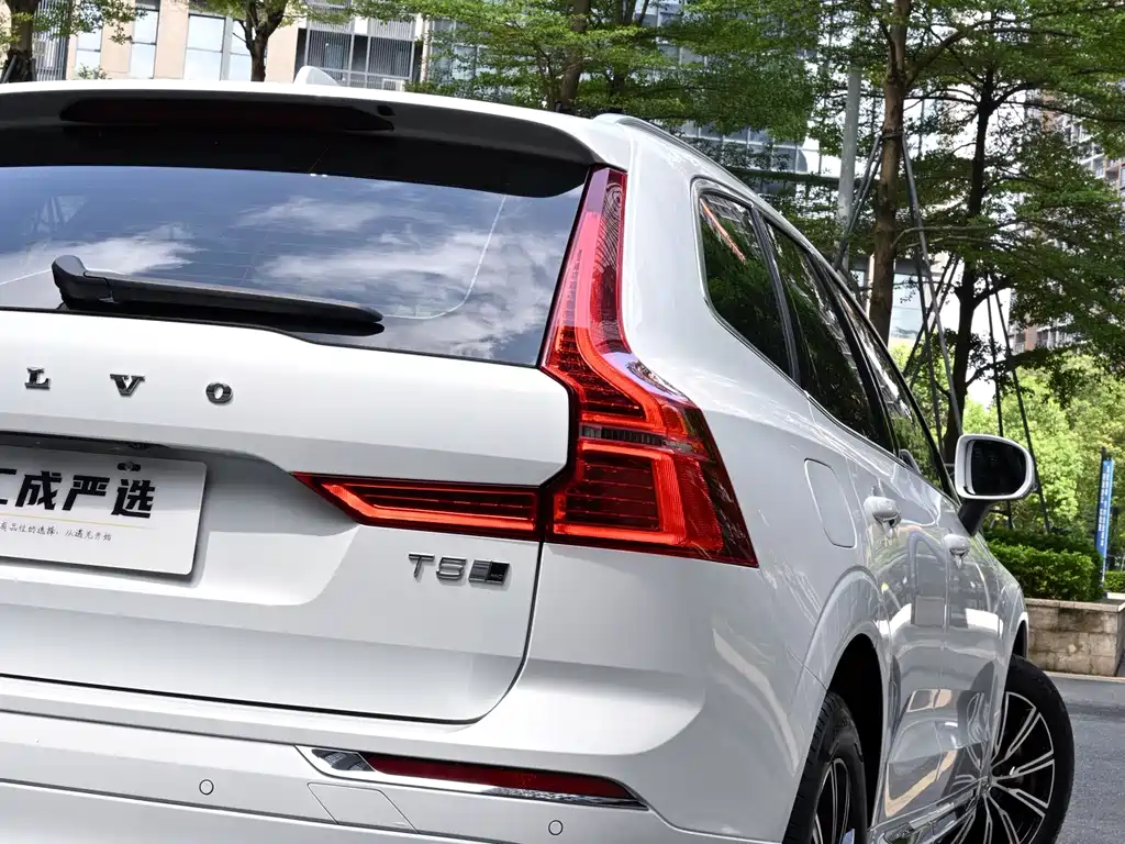 Volvo XC60 2020 — фото 13