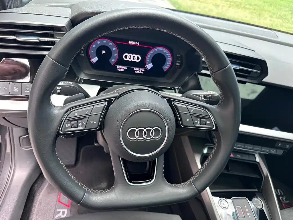 Audi A3 2023 — фото 16