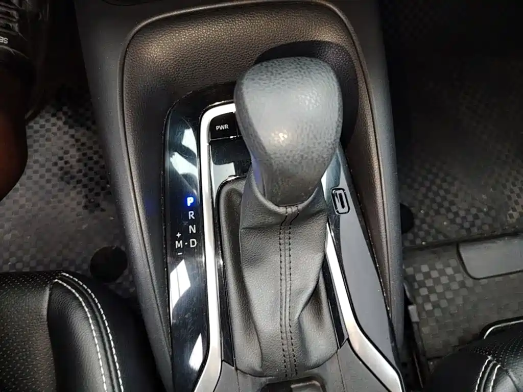 Toyota Corolla 2023 — фото 14