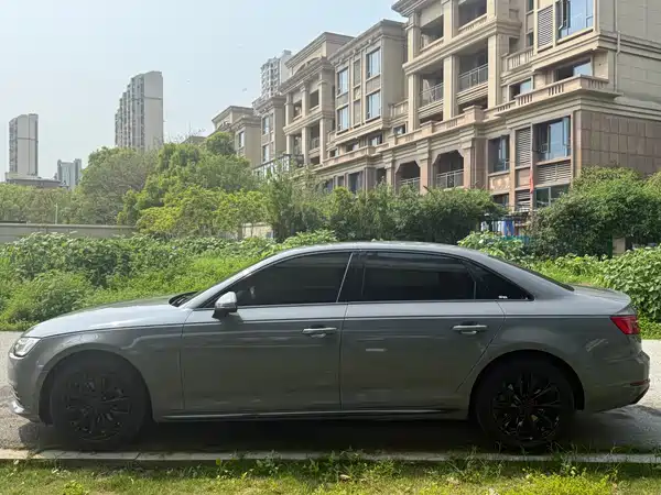 Audi A4L 2017