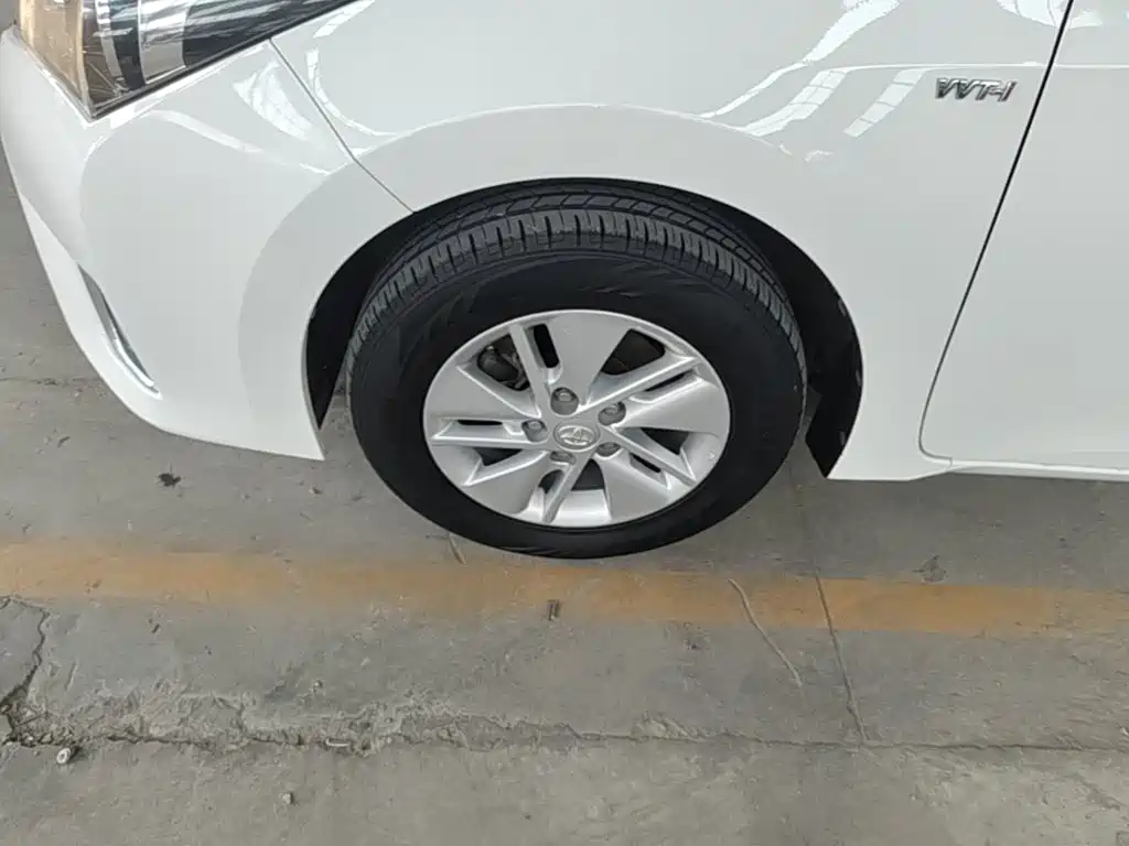 Toyota Corolla 2015 — фото 23