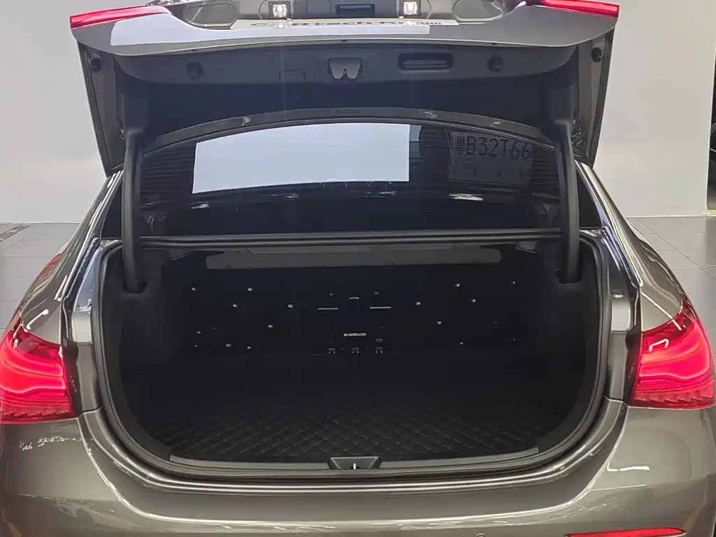 Mercedes-Benz A-Class 2023 — фото 16