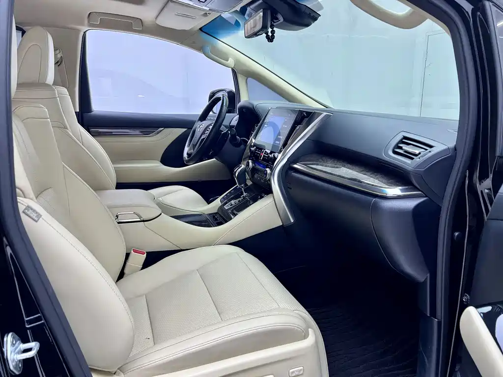 Toyota Alphard 2023 — фото 25