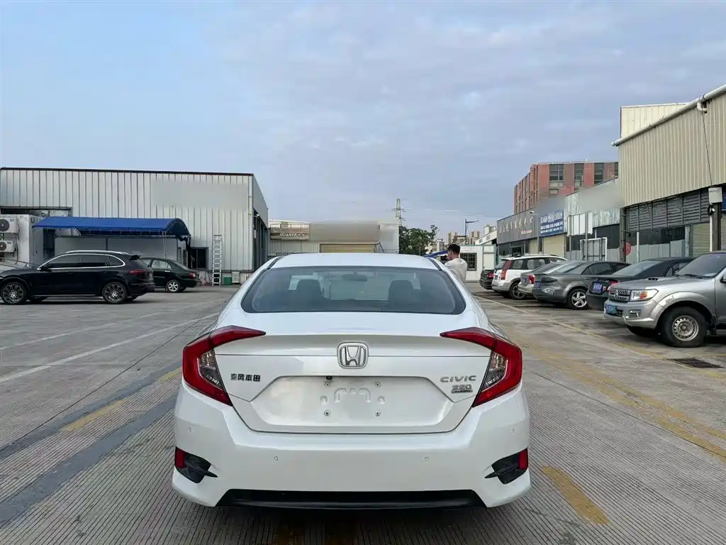 Honda Civic 2016 — фото 14