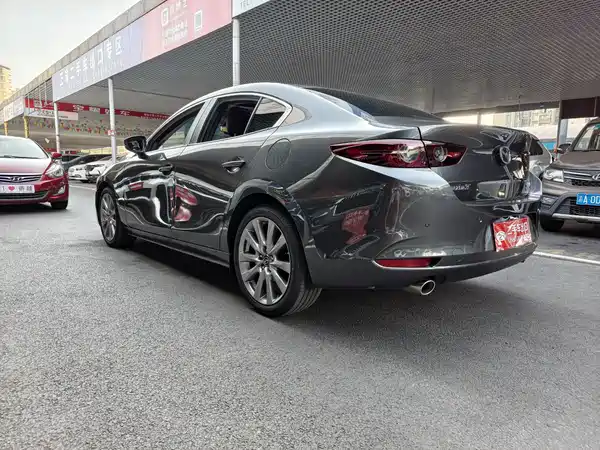 Mazda 3 Axela 2023