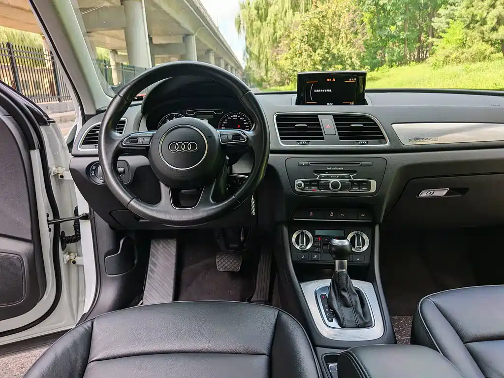 Audi Q3 2015 — фото 7