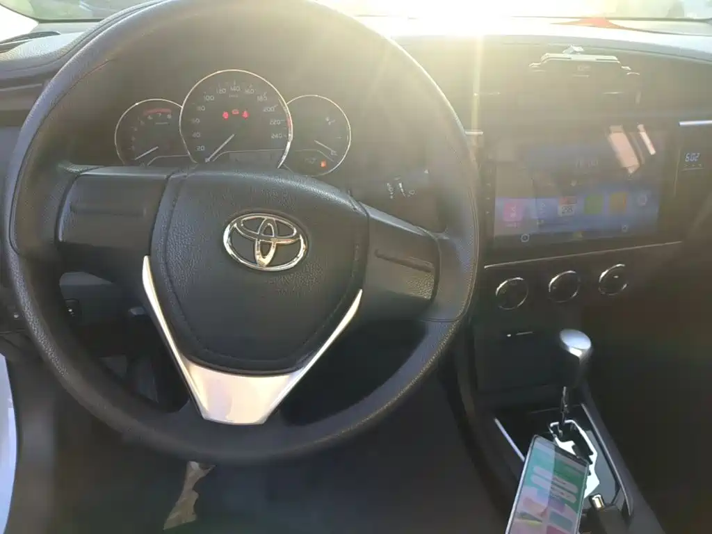 Toyota Corolla 2017 — фото 10