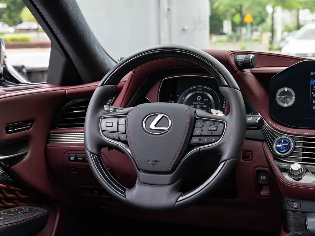 Lexus LS 2021 — фото 14