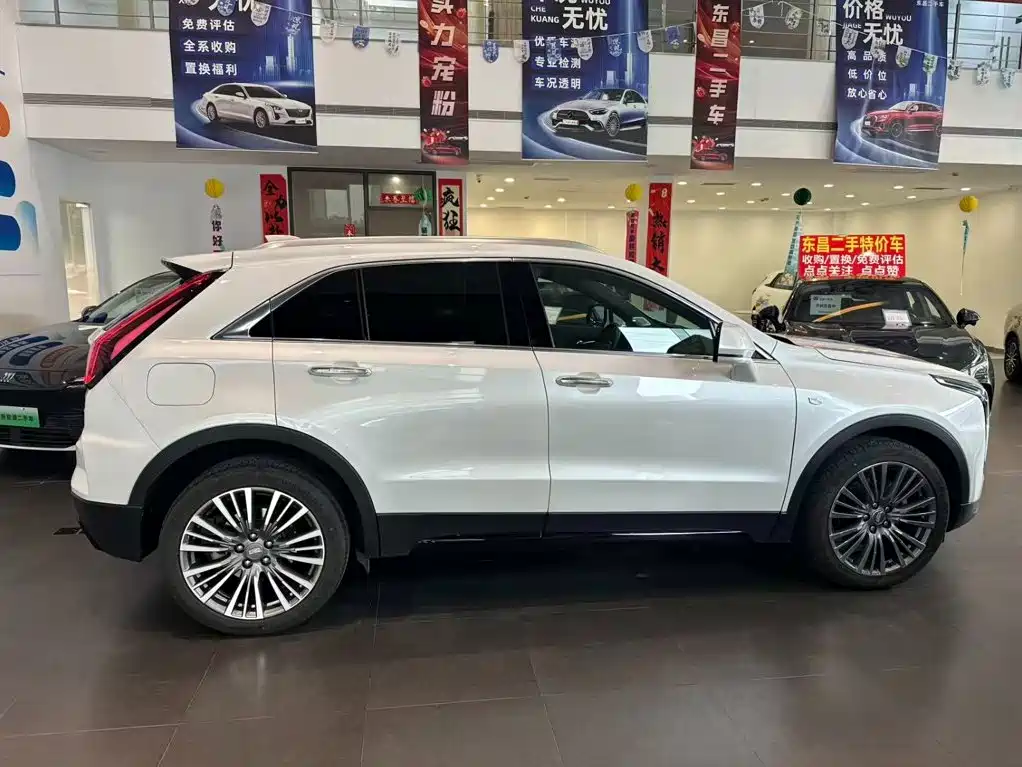 Cadillac XT4 2025 — фото 5