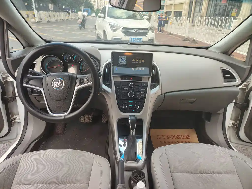 Buick Excelle 2012