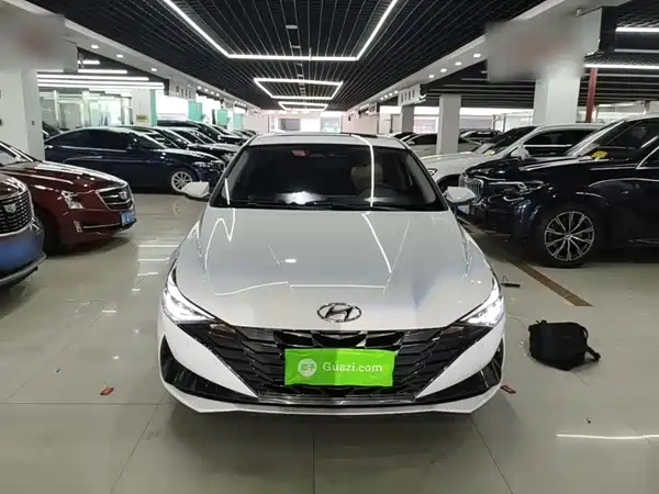 Hyundai Elantra 2023