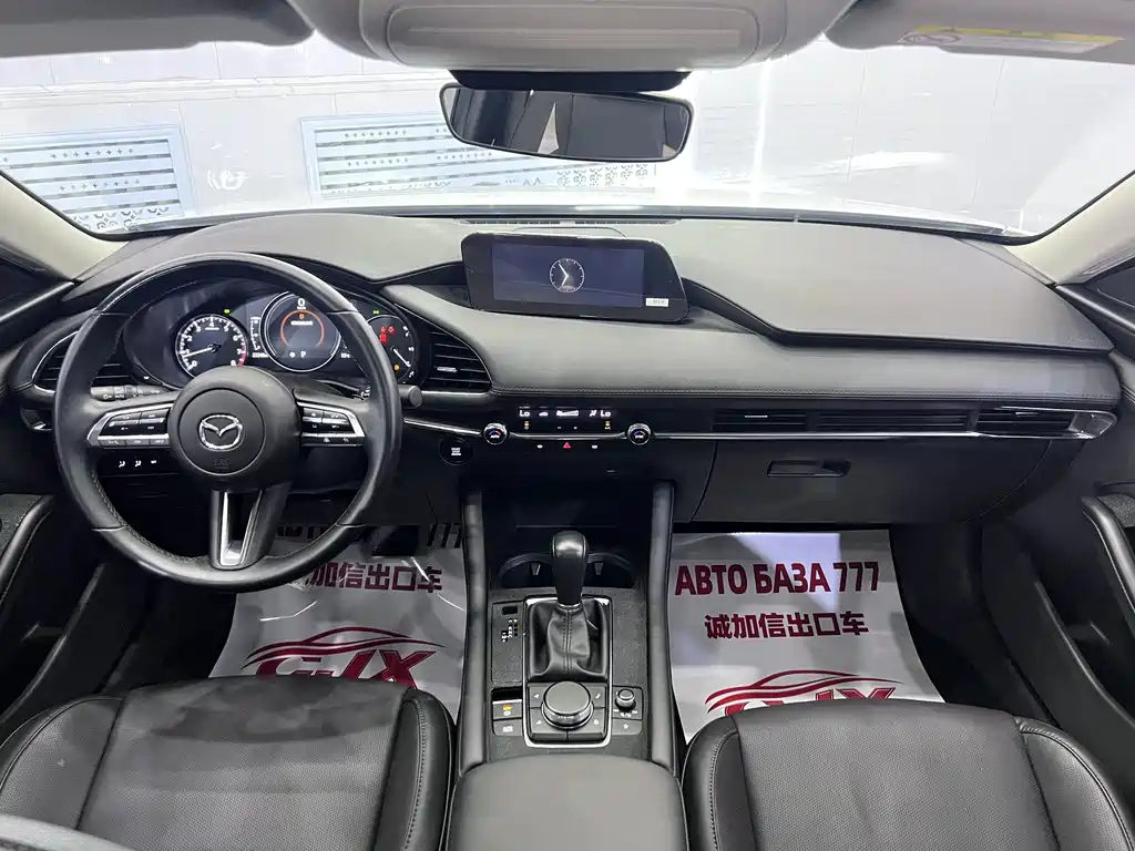 Mazda 3 Axela 2022 — фото 16