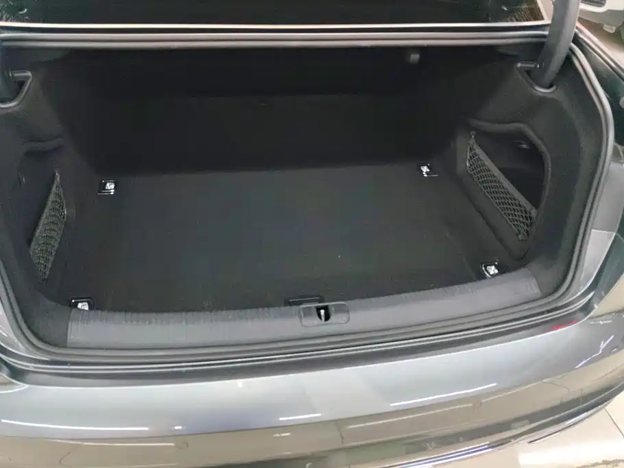 Audi A4L 2021