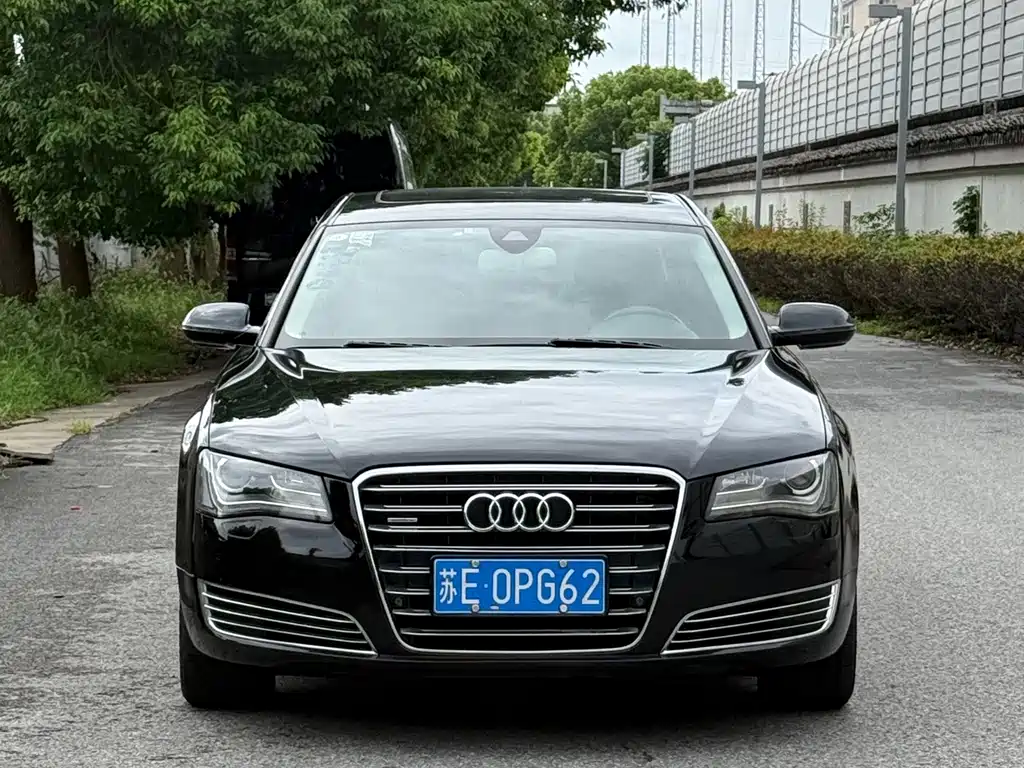 Audi A8 2013 — фото 1