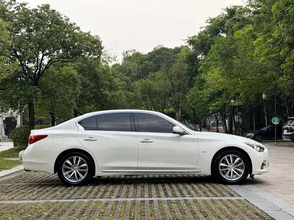Infiniti Q50L 2017