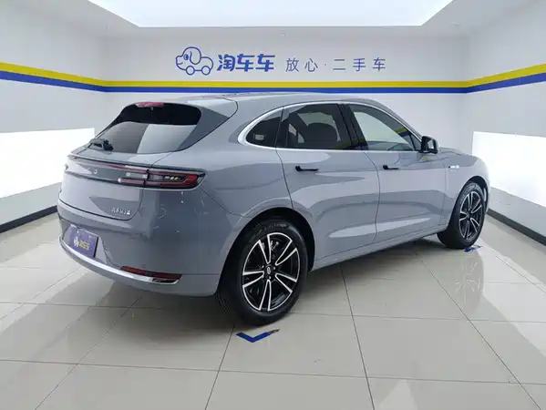 AITO M5 2025