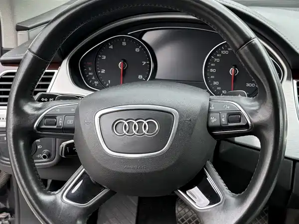 Audi A8 2013