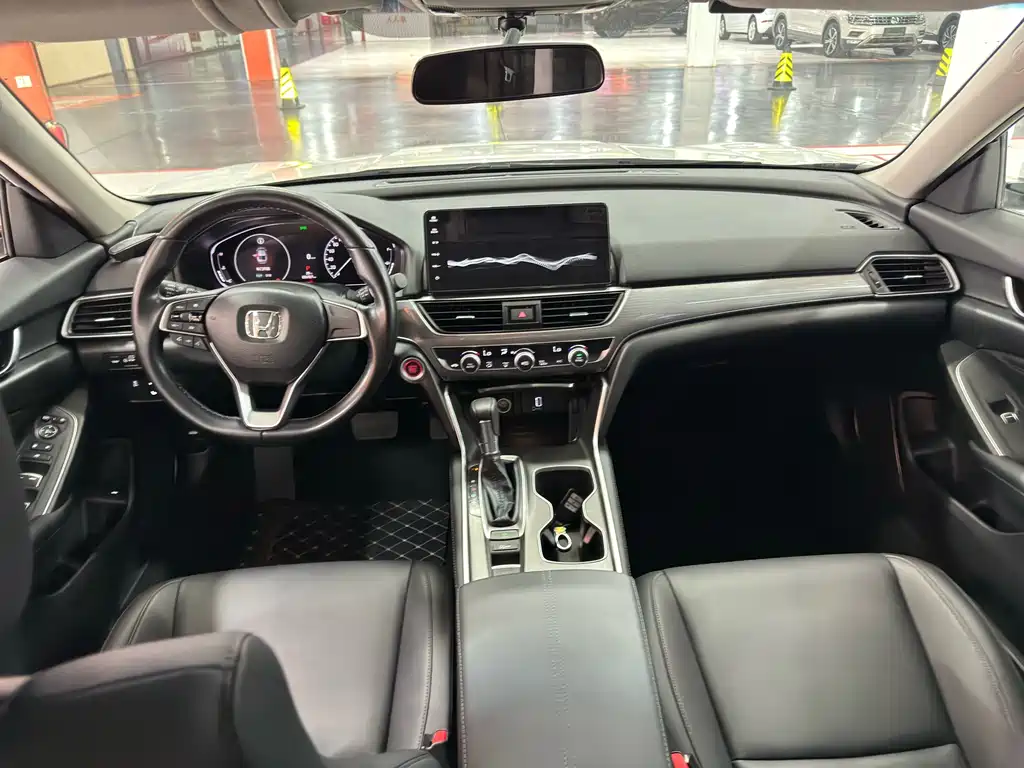 Honda Accord 2022 — фото 11