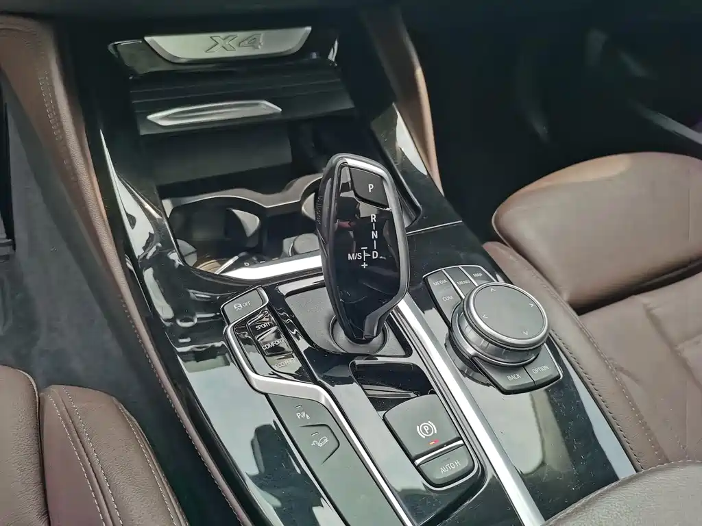 BMW X4 2021 — фото 14