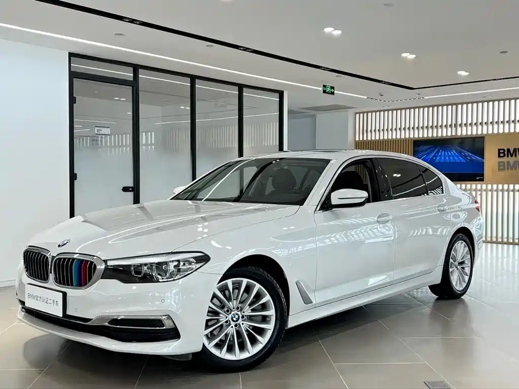 BMW 5 Series 2020 — фото 1