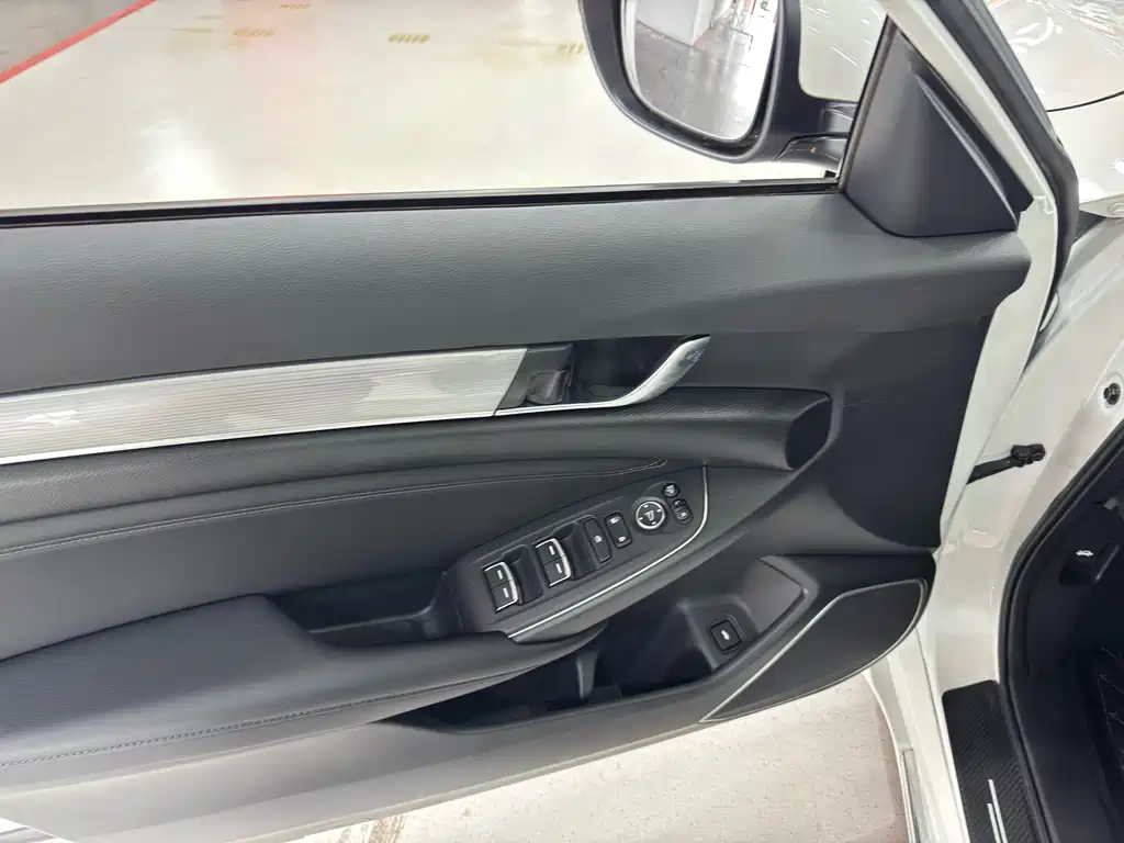 Honda Accord 2022 — фото 15