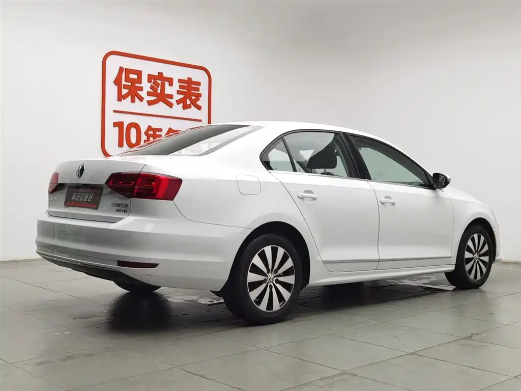Volkswagen Sagitar 2018