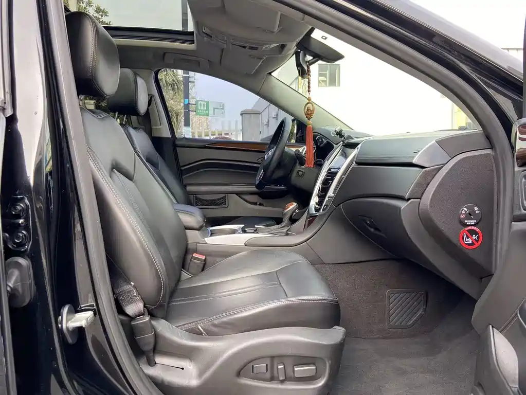 Cadillac SRX 2013 — фото 12