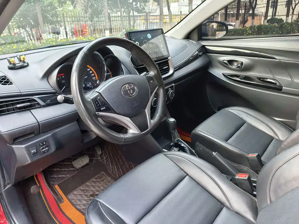 Toyota Yaris L 2022 — фото 9