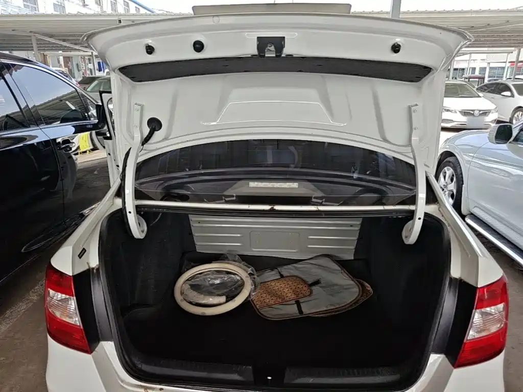 Skoda Rapid 2016 — фото 19