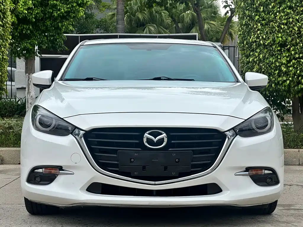 Mazda 3 Axela 2018 — фото 2