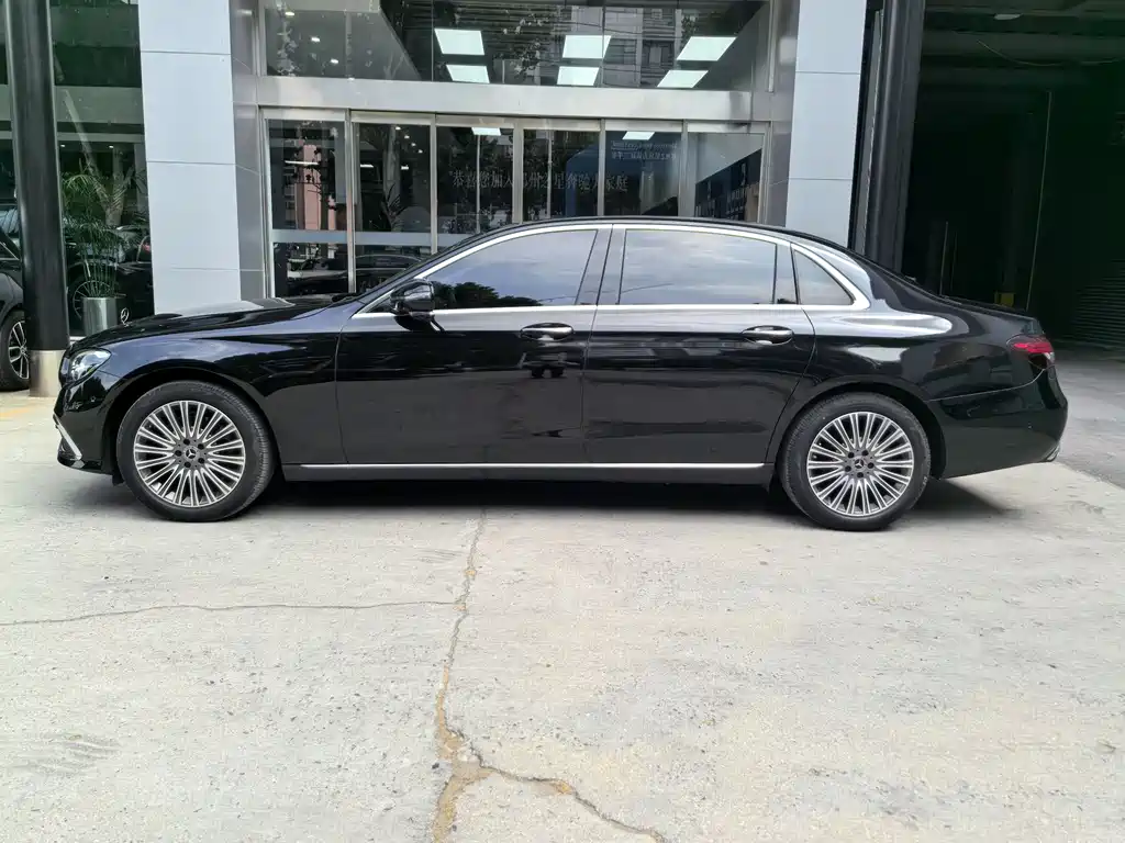 Mercedes-Benz E-Class 2023