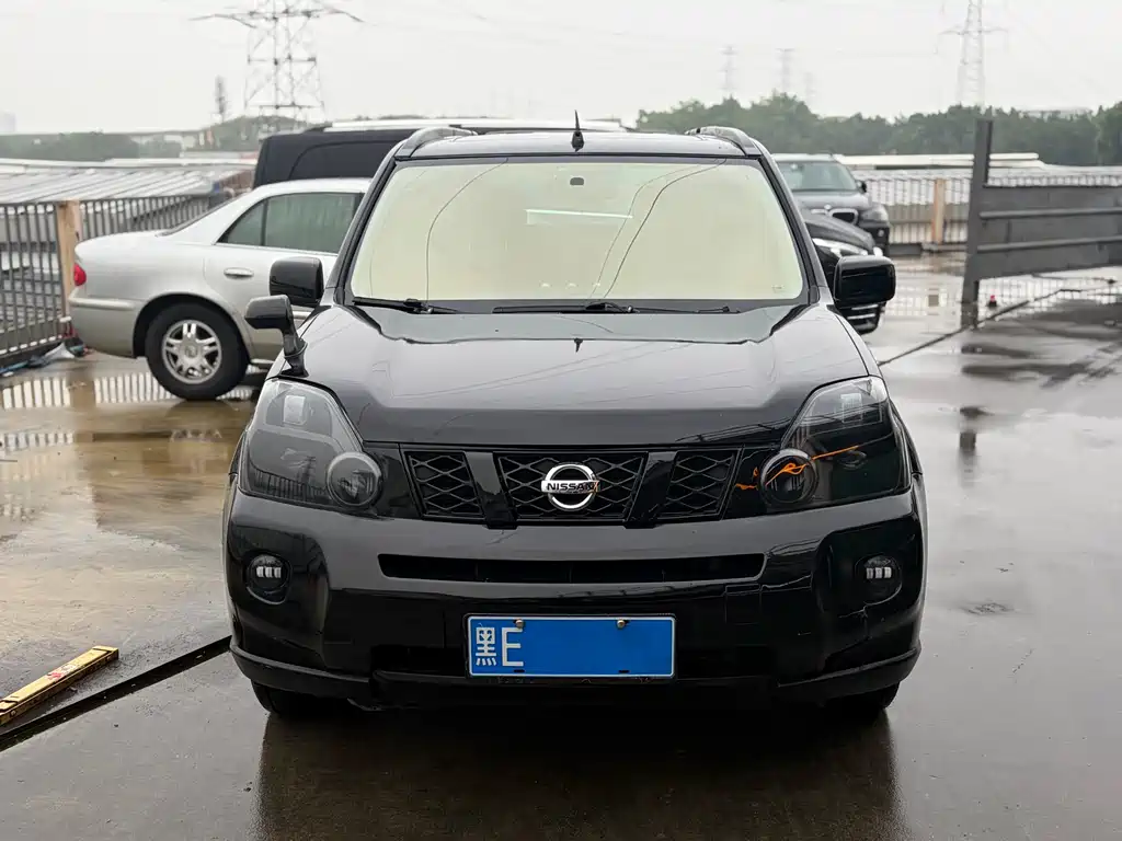 Nissan X-Trail 2010 — фото 2