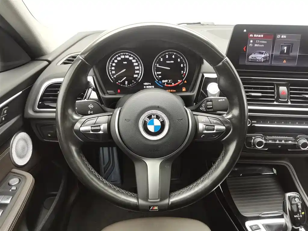 BMW 1 Series 2021 — фото 11
