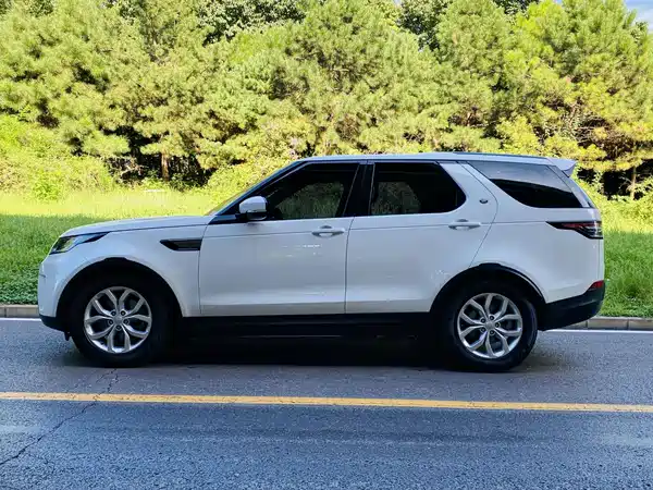 Land Rover Discovery 2020