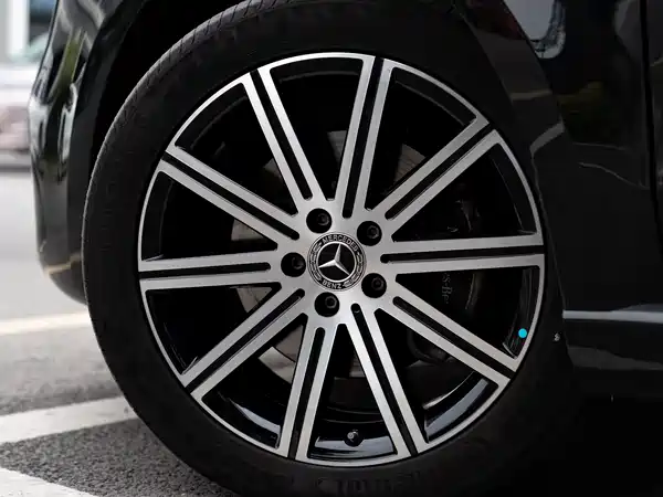 Mercedes-Benz V-Class 2025